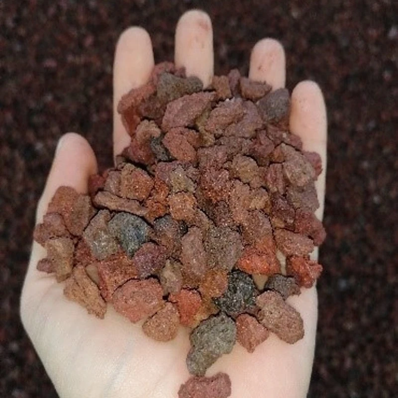 Pouzzolane volcanique rouge 6/15 pour paillage minéral de massif